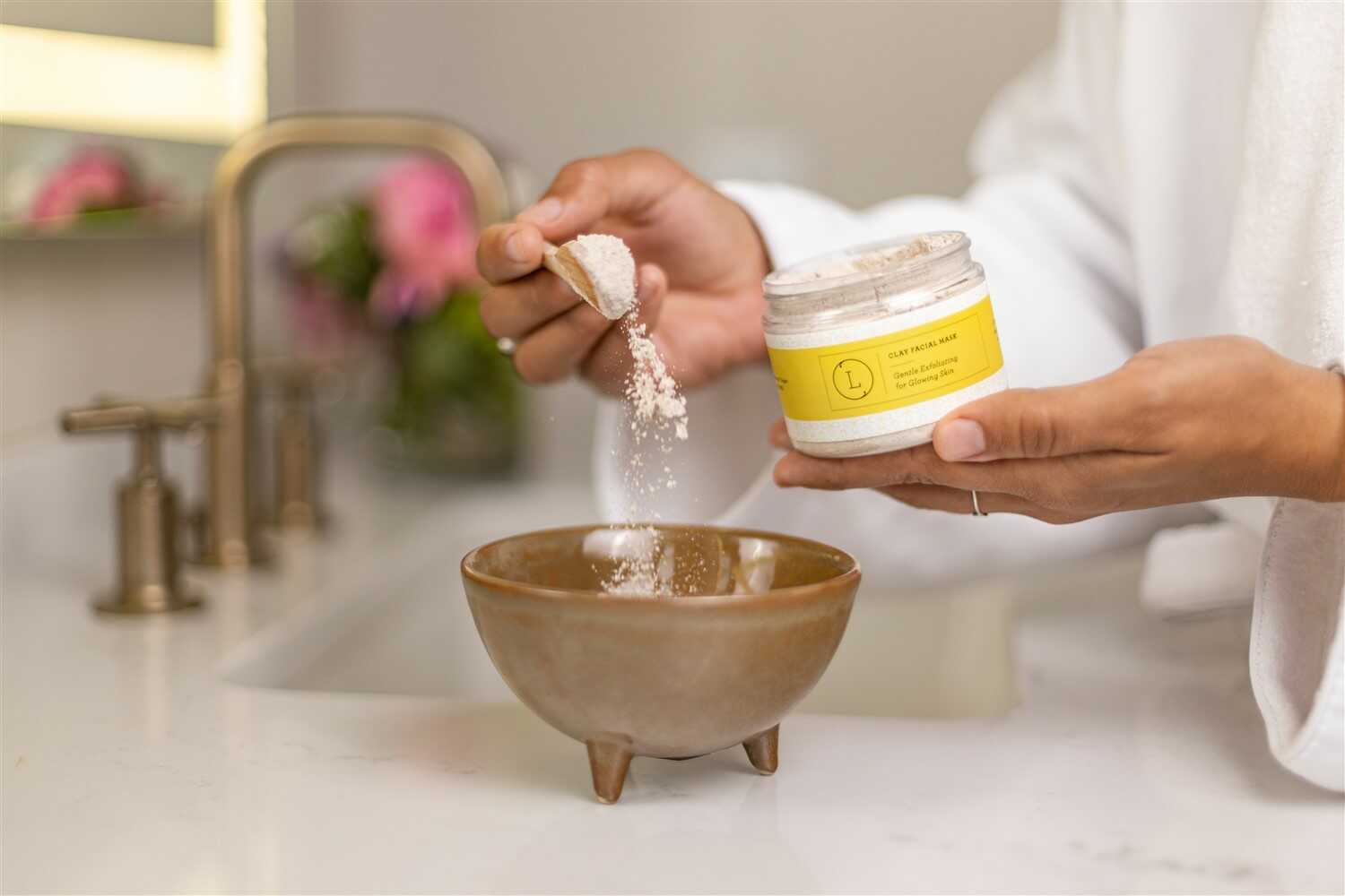 Exfoliating Clay Glow Mask – photo 7